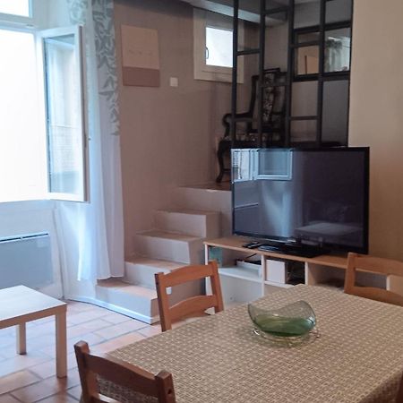Appartement Pour 4 Personnes Dans Une Rue Tres Calme Saint-Laurent-le-Minier Eksteriør billede
