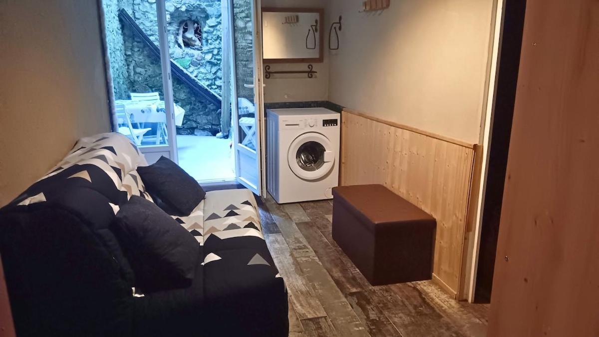 Appartement Pour 4 Personnes Dans Une Rue Tres Calme Saint-Laurent-le-Minier Eksteriør billede