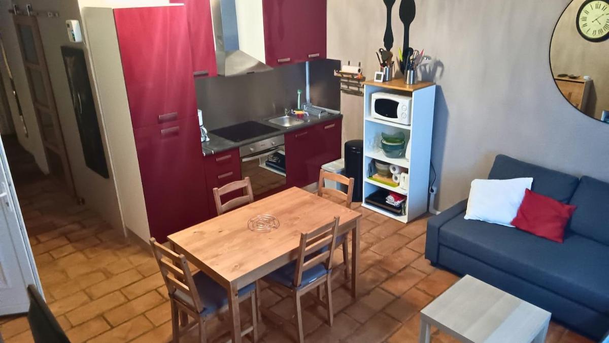 Appartement Pour 4 Personnes Dans Une Rue Tres Calme Saint-Laurent-le-Minier Eksteriør billede