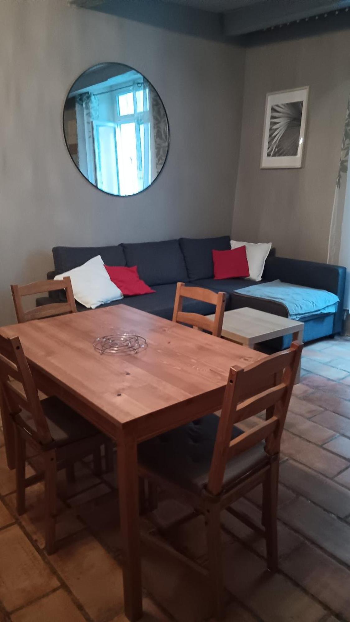 Appartement Pour 4 Personnes Dans Une Rue Tres Calme Saint-Laurent-le-Minier Eksteriør billede